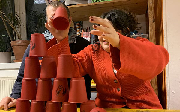 Becher stapeln im Hyblerclub