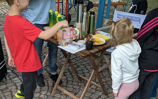 Kaffee, Tee und Kekse bei "Rampencafé"