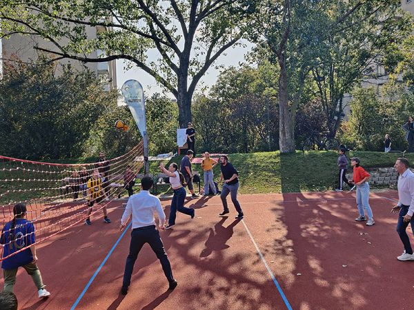 Volleyball-Match beim Sportfest