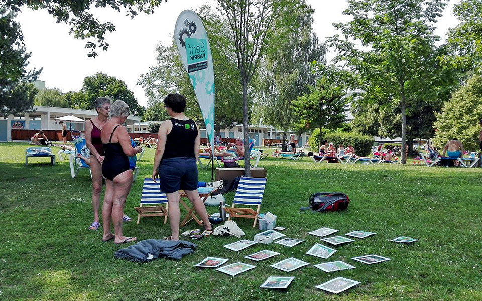 Diskussion mit Besuchern im Simmeringer-Bad