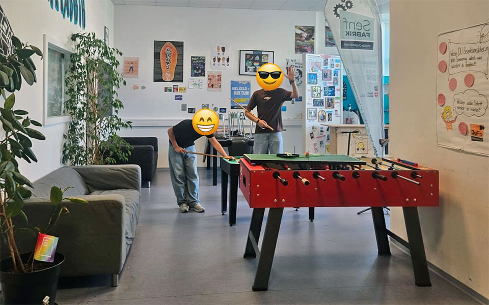Billiard-Spielen in der Senffabrik