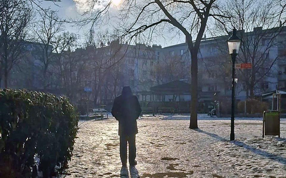 Kältewelle in Hernals: Vereiste Parks.